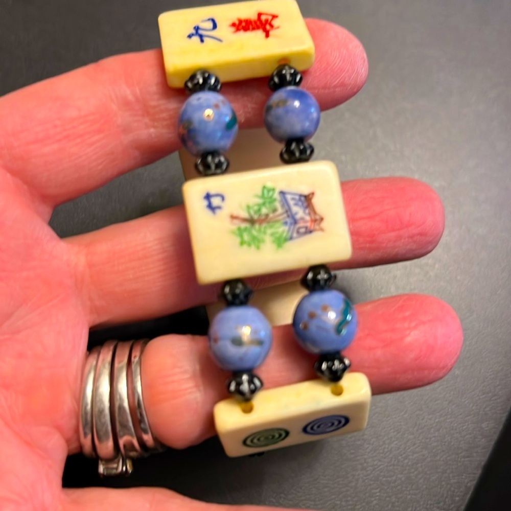 Mahjong tiles, purple glass, beads elastic bracelet fits 6 in wrist